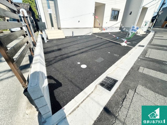 5(土)6(日)現地説明会！◆高石市綾園　全3邸の駐車場|並列２台駐車可能！ゆとりの駐車スペースで車庫入れもスムーズ！