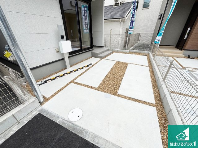 29日(土)30日(日)現地ご見学可能！茨木市上野町　第7期　新築一戸建ての駐車場|駐車スペース！散水栓があるので、こまめに愛車を洗えます！