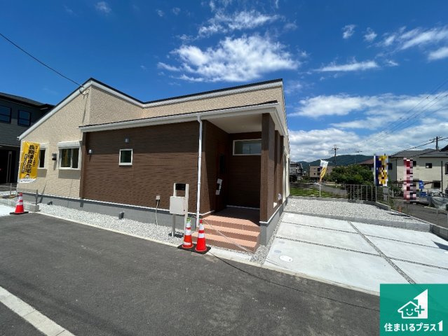 ●天理市丹波市町　第3期　新築一戸建ての駐車場|安心の10年保証！外観を美しく保ち、雨水で汚れを落とします！気になることがありましたら、お気軽にお問い合わせください！