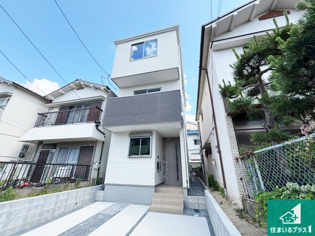 ■寝屋川市国松町　第1期　新築一戸建ての外観|お客様に長く安心して住んでいだだける事にこだわった家づくり！住んでからのアフターサービスにもしっかりと取り組んでいます！
