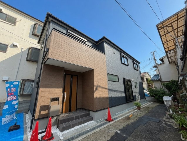 29日(土)30日(日)現地ご見学可能！　豊中市千成町　限定1邸の外観|お客様に長く安心して住んでいだだける事にこだわった家づくり！住んでからのアフターサービスにもしっかりと取り組んでいます！