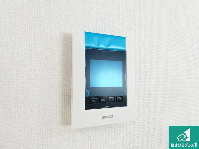 神戸市北区南五葉　新築一戸建ての防犯設備|カラーモニターインターホン！声だけでなく来訪者の姿や顔がモニターで確認できるので、小さなお子様がいらっしゃるご家庭でも安心できます！