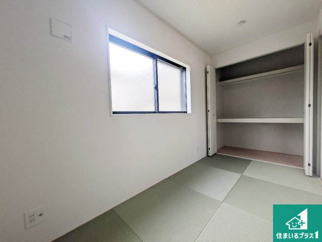 29日(土)30日(日)現地ご見学可能！　枚方市長尾峠町　ラスト2邸の和室|一室あると便利な和室は客間としてだけでなく、小さなお子様のプレイルームや食後のくつろぎスペースとしてもご利用いただけます。収納もついていますので大活躍間違いなし！