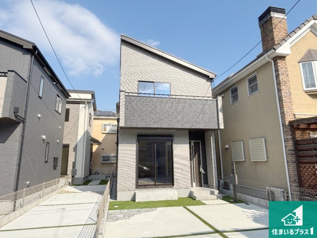 　大東市南郷町　新築一戸建ての外観|お客様に長く安心して住んでいだだける事にこだわった家づくり！住んでからのアフターサービスにもしっかりと取り組んでいます！