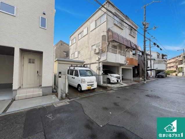 1日(土)2日(日)現地見学可能！　門真市上野口町　ラスト1邸の前面道路含む現地写真|周辺は閑静な住宅街！前面道路広々で車の出し入れも便利です。駐車が苦手な方でも安心して車庫入れできます！