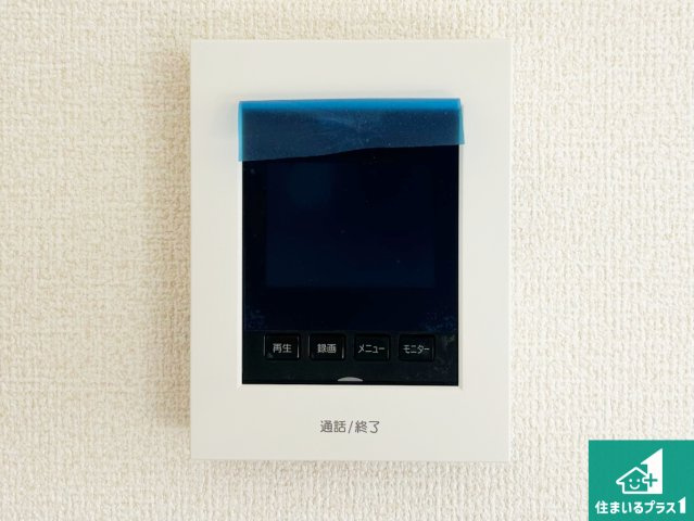 ♦貝塚市澤　第9期　新築一戸建ての防犯設備|カラーモニターインターホン！声だけでなく来訪者の姿や顔がモニターで確認できるので、小さなお子様がいらっしゃるご家庭でも安心できます！