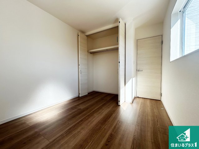 貝塚市澤　第9期　新築一戸建ての洋室|シンプルな洋室は、自分好みのインテリアが楽しめます♪ご家族とインテリアや家具を選びに行くのは入居時の醍醐味の一つです。ぜひお楽しみください♪