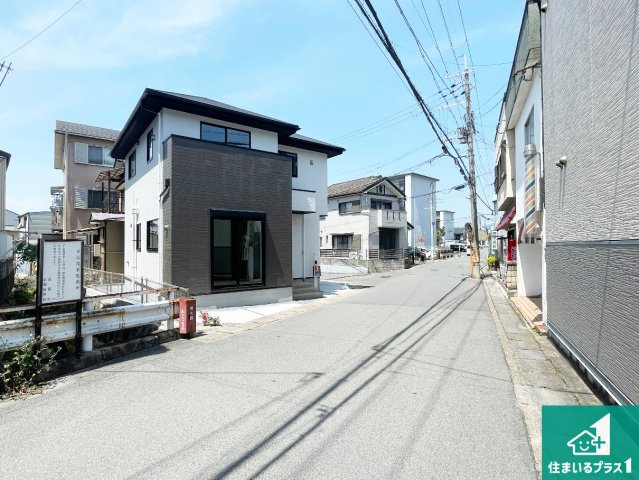 ★1(土)2(日)現地見学可能！★京都市伏見区醍醐下山口町　限定1邸の前面道路含む現地写真|周辺は閑静な住宅街！前面道路広々で車の出し入れも便利です。駐車が苦手な方でも安心して車庫入れできます！