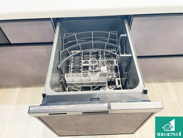 ★29(土)30(日)現地見学可能！★京都市伏見区小栗栖森本町　ラスト1邸の設備|食事後の一仕事、食器洗いをボタン一つでお任せできちゃいます！場所を取らないビルトイン式なので、お料理スペースもしっかり確保！