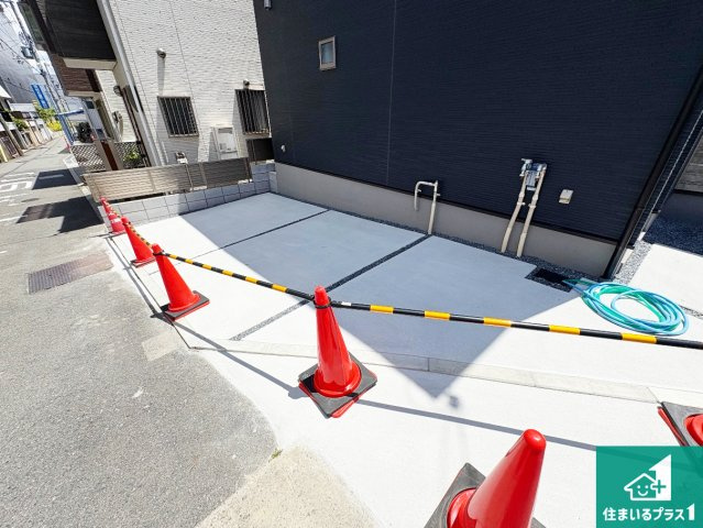 5日(土)6日(日)現地ご見学可能！　高槻市下田部町　限定1邸の駐車場|駐車スペース！散水栓があるので、こまめに愛車を洗えます！