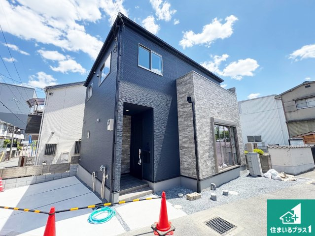 29日(土)30日(日)現地ご見学可能！　高槻市下田部町　限定1邸の外観|安心の10年保証！外観を美しく保ち、雨水で汚れを落とします！気になることがありましたら、お気軽にお問い合わせください！