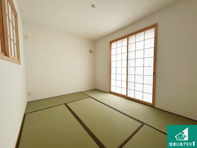 29(土)30(日)現地説明会！◆堺市東区南野田　全4邸の和室|一室あると便利な和室は客間としてだけでなく、小さなお子様のプレイルームや食後のくつろぎスペースとしてもご利用いただけます。収納もついていますので大活躍間違いなし！