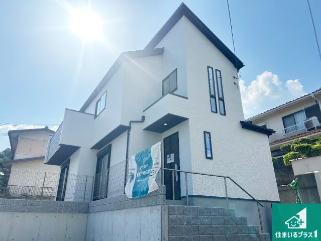 29日(土)30日(日)現地ご見学可能！　宝塚市中山桜台　限定1邸の外観|お客様に長く安心して住んでいだだける事にこだわった家づくり！住んでからのアフターサービスにもしっかりと取り組んでいます！
