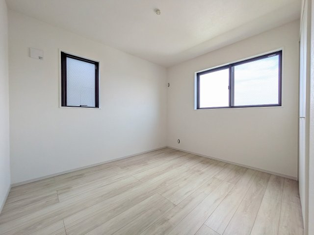 八王子市　上野町　新築一戸建て　１期の子供部屋|～2階5.2帖の洋室　2面採光で明るく風通しの良いお部屋です～