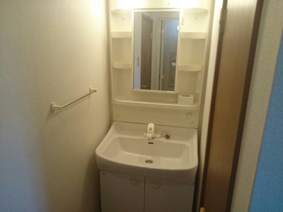 【洗面所】 | トムテヒュース | コンパクトで使いやすい洗面所