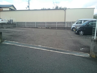 【駐車場】 | トムテヒュース | 車をお持ちの方に嬉しい駐車場付きの物件です