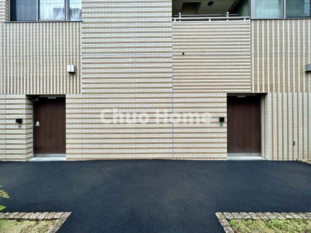 アスコットパーク両国石原の駐輪場|【自転車置き場】最新の空き状況や費用などの詳細は担当スタッフまでお問い合わせください。