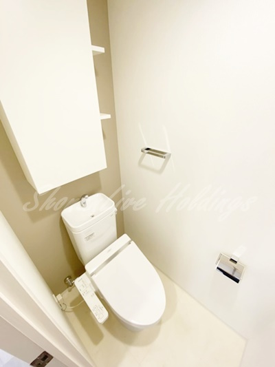 平塚市見附町の賃貸マンションのトイレ|清潔感のあるトイレです