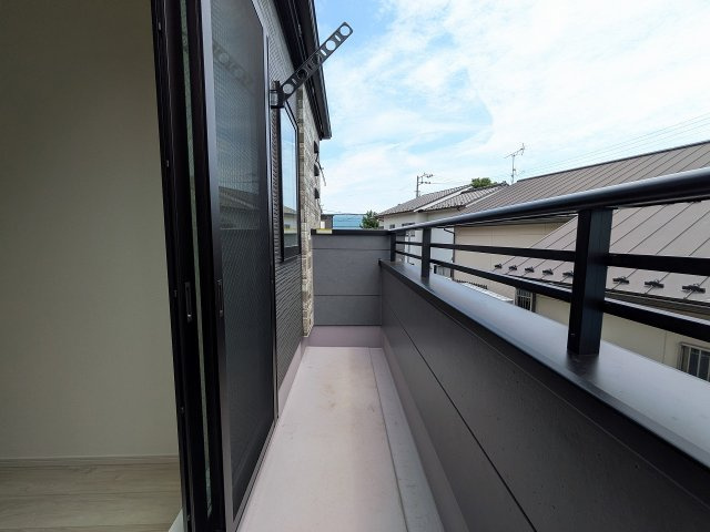 八王子市　上野町　新築一戸建て　１期のバルコニー|～南向きで陽当たりの良いバルコニー　洗濯物がよく乾きそうです～