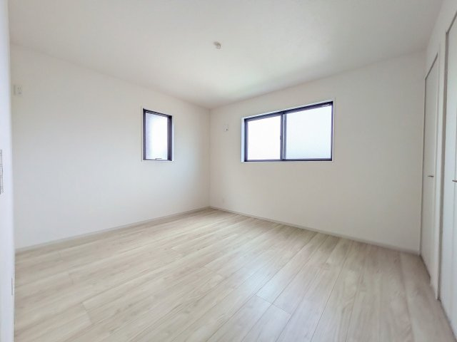 八王子市　上野町　新築一戸建て　１期の寝室|～2階7.0帖の主寝室　ベッドなど大型家具のレイアウトもしやすい広さです～