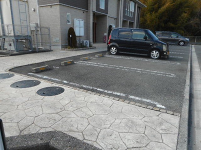 【駐車場】 | 風琳舎 | 駐車場があるので、車を買う予定の方も安心です