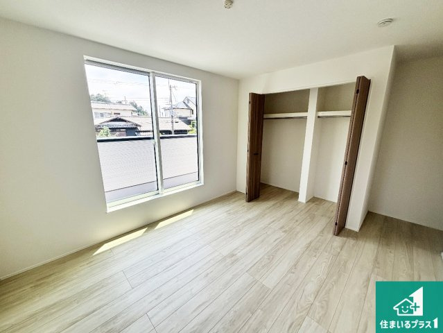 ●5(土)6(日)現地説明会！　橿原市菖蒲町　全2邸の洋室|シンプルな洋室は、自分好みのインテリアが楽しめます♪ご家族とインテリアや家具を選びに行くのは入居時の醍醐味の一つです。ぜひお楽しみください♪
