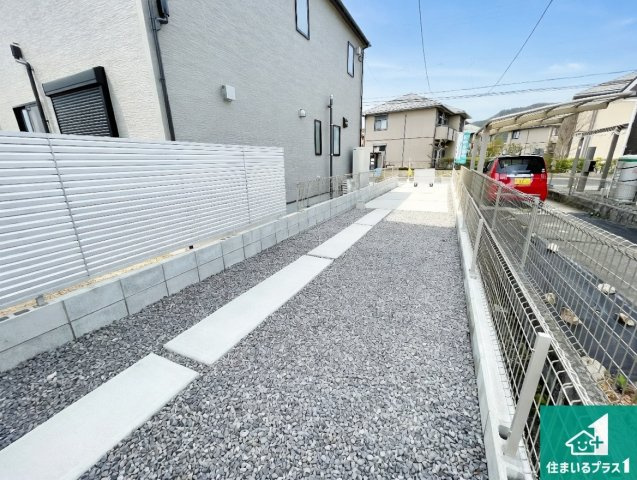 ★5(土)6(日)現地見学可能！★近江八幡市安土町常楽寺　ラスト1邸の駐車場|３台分の駐車スペース有り！急な来客でも安心です！