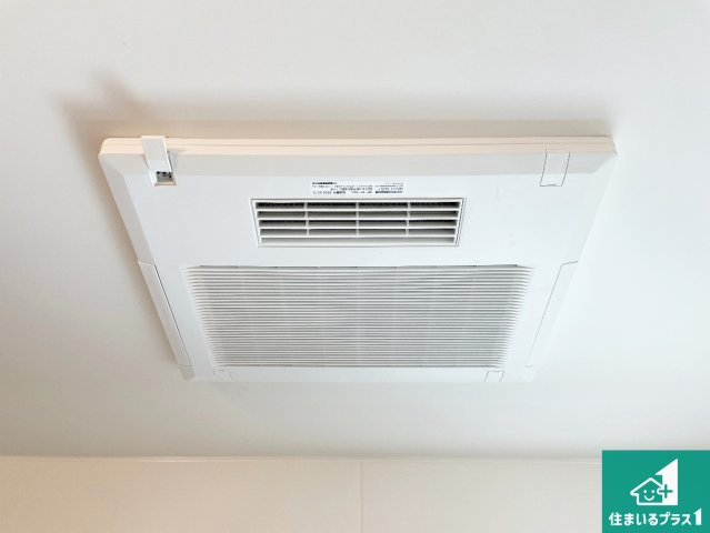 ●大和郡山市下三橋町　第4期　新築一戸建ての冷暖房・空調設備|四季を通して快適なバスライフをお手伝いする浴室暖房乾燥機！浴室の乾燥・暖房・涼風・換気はもちろん、２４時間換気にも対応！