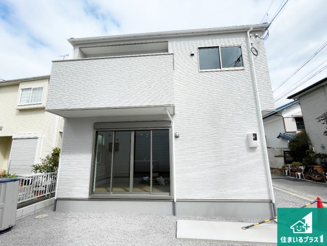 ★29(土)30(日)現地見学可能！★草津市草津　限定1邸の外観|安心の10年保証！外観を美しく保ち、雨水で汚れを落とします！気になることがありましたら、お気軽にお問い合わせください！
