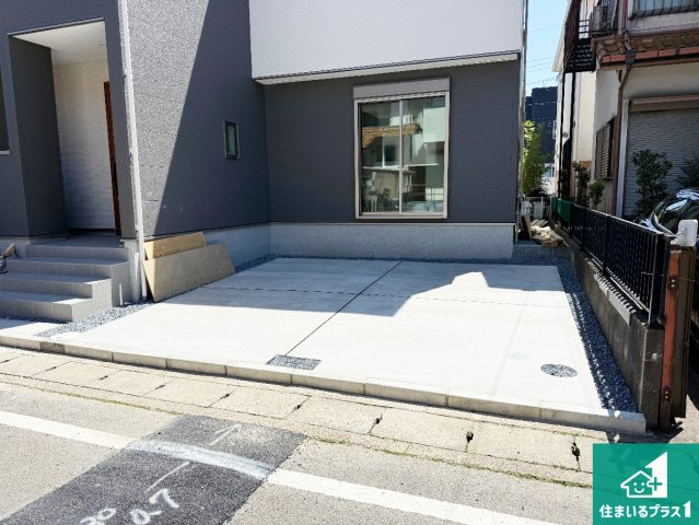★12(土)13(日)現地見学可能！★八幡市川口東扇　限定1邸の駐車場|並列２台駐車可能！ゆとりの駐車スペースで車庫入れもスムーズ！
