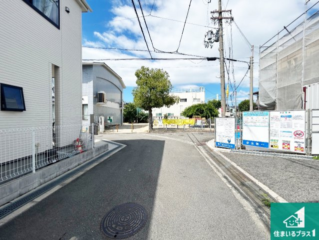 岸和田市加守町　第2期　新築一戸建ての前面道路含む現地写真|周辺は落ち着いた街並みの住宅地！子育てがしやすい住環境です！まだ未完成ですが、現地でしかわからない事もございます。是非一度ご覧ください。