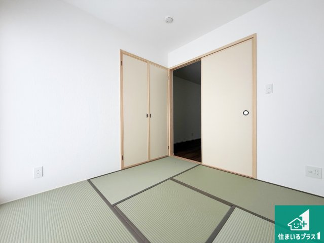 1(土)2(日)現地説明会！◆大阪狭山市大野台　全2邸の和室|一室あると便利な和室は客間としてだけでなく、小さなお子様のプレイルームや食後のくつろぎスペースとしてもご利用いただけます。収納もついていますので大活躍間違いなし！