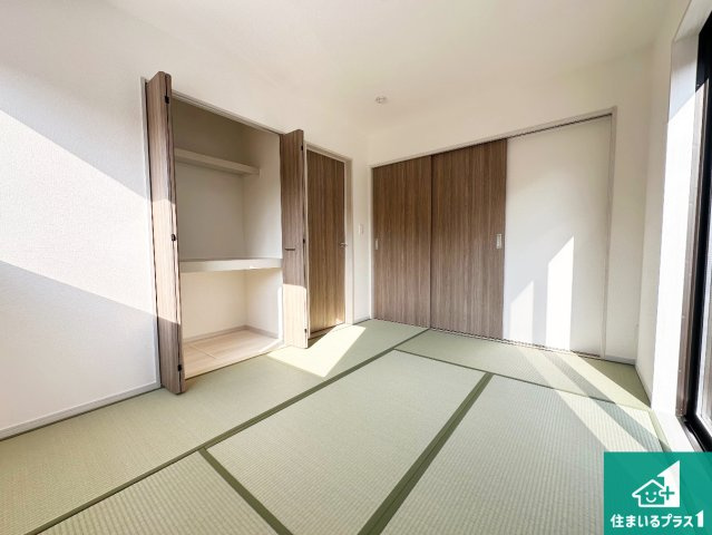 ★29(土)30(日)現地見学可能！★木津川市城山台　全24邸の和室|一室あると便利な和室は客間としてだけでなく、小さなお子様のプレイルームや食後のくつろぎスペースとしてもご利用いただけます。収納もついていますので大活躍間違いなし！