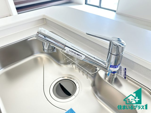●磯城郡川西町結崎　第20期　新築一戸建ての設備|浄水器を内蔵！炊飯時、お茶を作る時に安心してお水を使えます！お湯と冷水、浄水と原水、シャワーの切替えもワンタッチです！