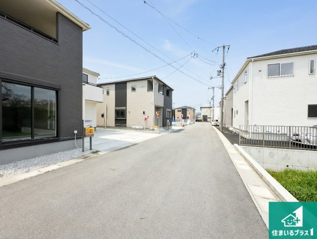 1(土)2(日)現地案内可能！　磯城郡川西町結崎の前面道路含む現地写真|周辺は閑静な住宅街！前面道路広々で車の出し入れも便利です。駐車が苦手な方でも安心して車庫入れできます！