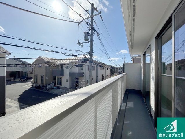 ★現地見学可能！★京都市伏見区醍醐新開　第1期　新築一戸建てのバルコニー|ワイドバルコニーは洗濯物を干すスペースが広いのでご家族が多くても安心！