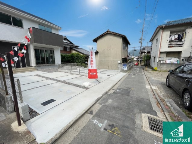 ★1(土)2(日)現地見学可能！★京都市山科区川田西浦町　ラスト1邸の前面道路含む現地写真|周辺は閑静な住宅街！前面道路広々で車の出し入れも便利です。駐車が苦手な方でも安心して車庫入れできます！