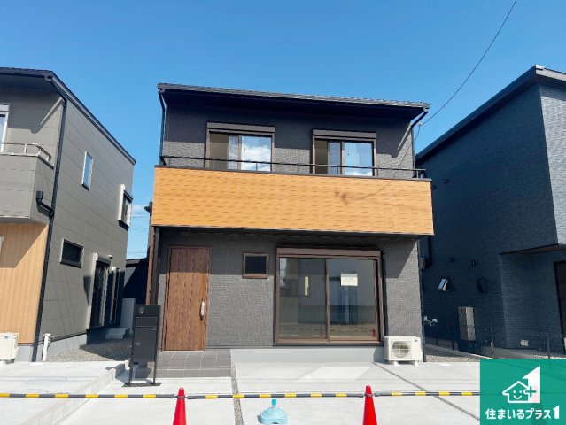 1(土)2(日)現地説明会！◆泉佐野市下瓦屋　未入居　全2邸の外観|お客様に長く安心して住んでいだだける事にこだわった家づくり！住んでからのアフターサービスにもしっかりと取り組んでいます！