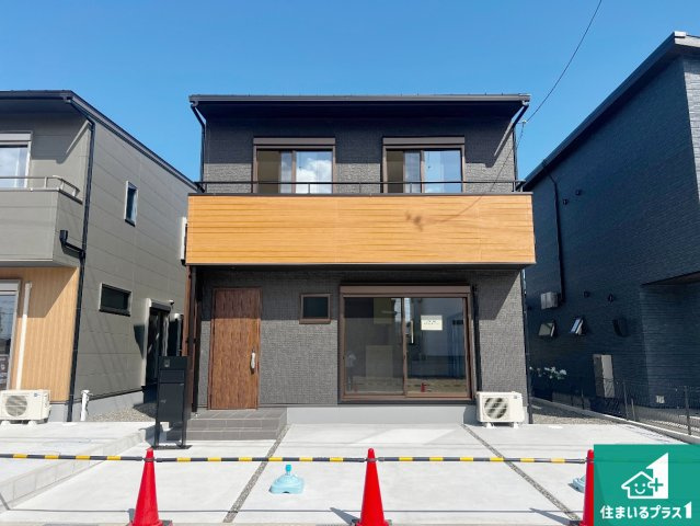 1(土)2(日)現地説明会！◆泉佐野市下瓦屋　未入居　全2邸の外観|安心の10年保証！外観を美しく保ち、雨水で汚れを落とします！気になることがありましたら、お気軽にお問い合わせください！