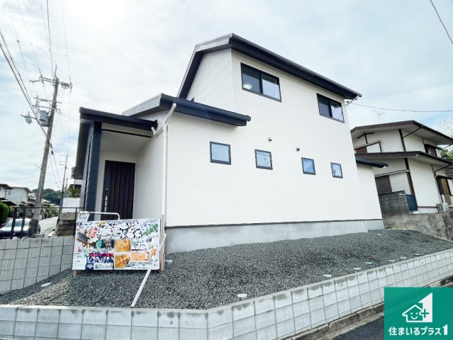 5(土)6(日)現地説明会！◆河内長野市大矢船北町　限定1邸の外観|安心の10年保証！外観を美しく保ち、雨水で汚れを落とします！気になることがありましたら、お気軽にお問い合わせください！