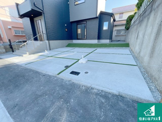 1日(土)2日(日)現地見学可能！　神戸市北区惣山町　新築一戸建ての駐車場|駐車スペース！散水栓があるので、こまめに愛車を洗えます！