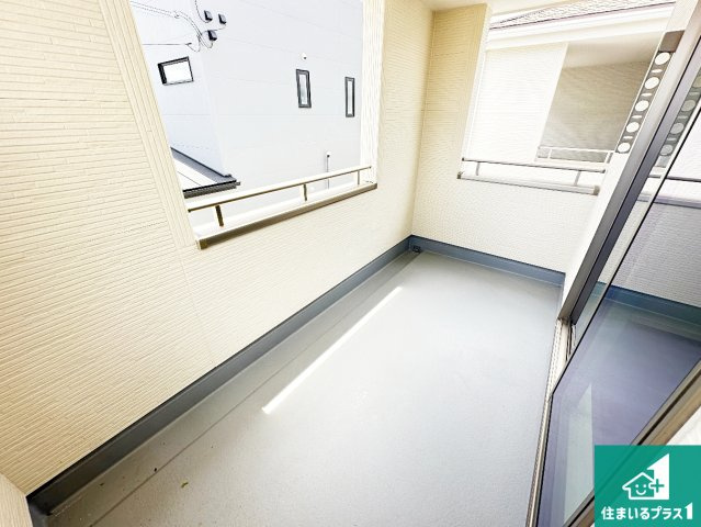 ●御所市南十三　第3期　新築一戸建てのバルコニー|日当たりのよいバルコニー！お部屋が開放的に！