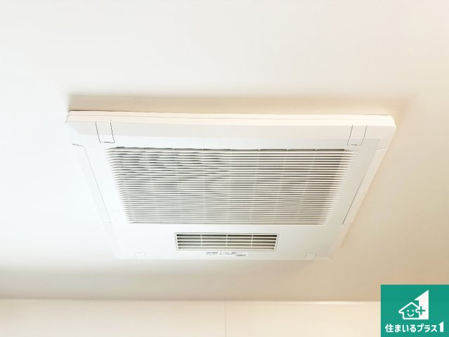 ●御所市南十三　第3期　新築一戸建ての冷暖房・空調設備|四季を通して快適なバスライフをお手伝いする浴室暖房乾燥機！浴室の乾燥・暖房・涼風・換気はもちろん、２４時間換気にも対応！