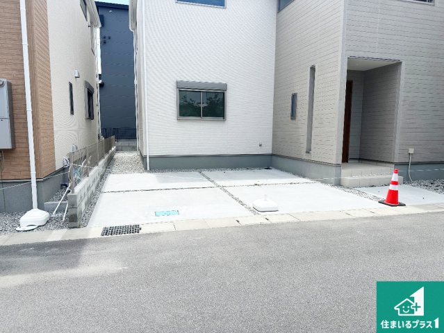●御所市南十三　第3期　新築一戸建ての駐車場|駐車スペース！散水栓があるので、こまめに愛車を洗えます！
