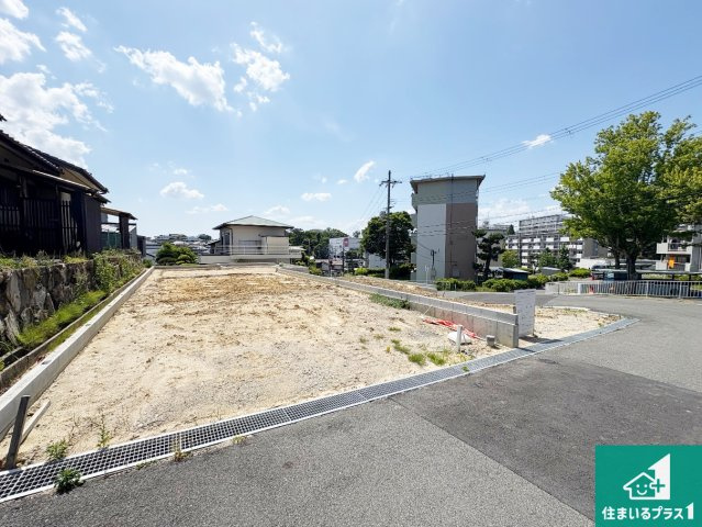 枚方市香里ケ丘　第3期　売土地の外観|周辺は落ち着いた街並みの住宅地！子育てがしやすい住環境です！現地でしかわからない事もございます。是非一度ご覧ください。