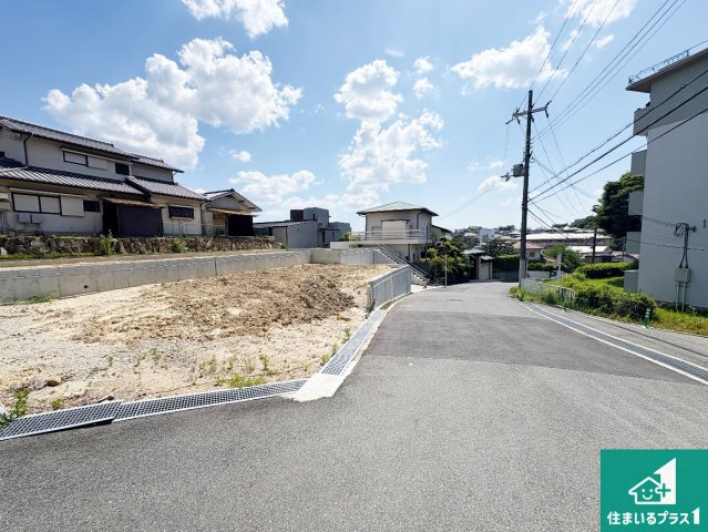 枚方市香里ケ丘　第3期　売土地の前面道路含む現地写真|周辺は落ち着いた街並みの住宅地！子育てがしやすい住環境です！