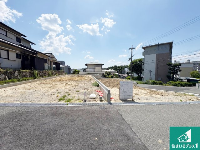 枚方市香里ケ丘　第3期　売土地の外観|周辺は落ち着いた街並みの住宅地！子育てがしやすい住環境です！現地でしかわからない事もございます。是非一度ご覧ください。