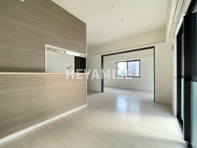 modern palazzo浦上駅前の居間・リビング|※同間取りの別の階のお部屋の画像です※