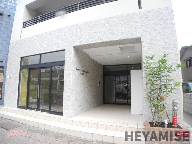 modern palazzo浦上駅前のエントランス