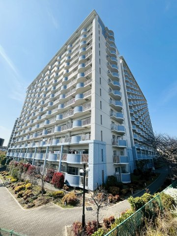 ファミールハイツ城東A棟の外観
